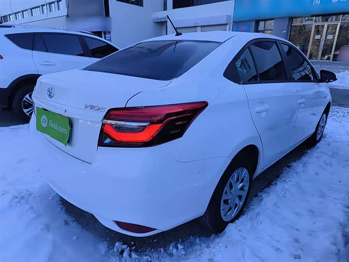 Фото 7 - Toyota Vios