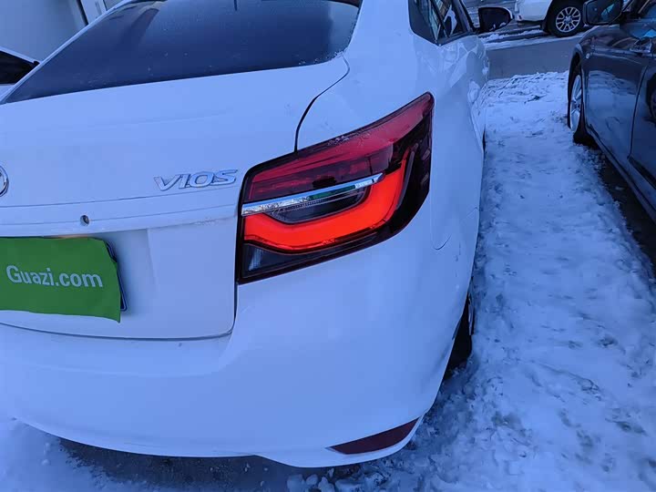 Фото 8 - Toyota Vios