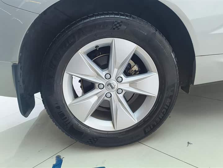 Фото 6 - Volvo XC60