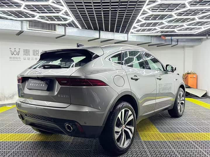 Фото 5 - Jaguar E-Pace