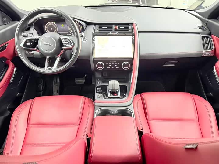 Фото 8 - Jaguar E-Pace