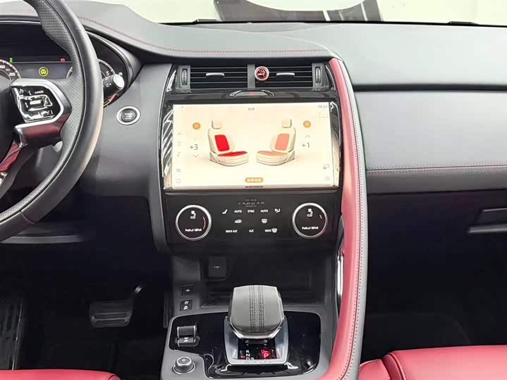 Фото 9 - Jaguar E-Pace