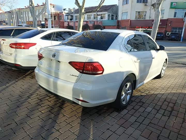 Фото 7 - Volkswagen Lavida