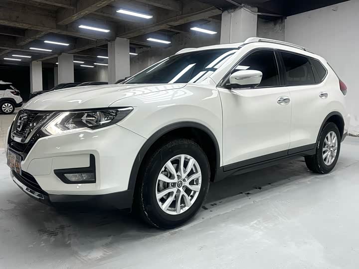 Фото 2 - Nissan X-Trail