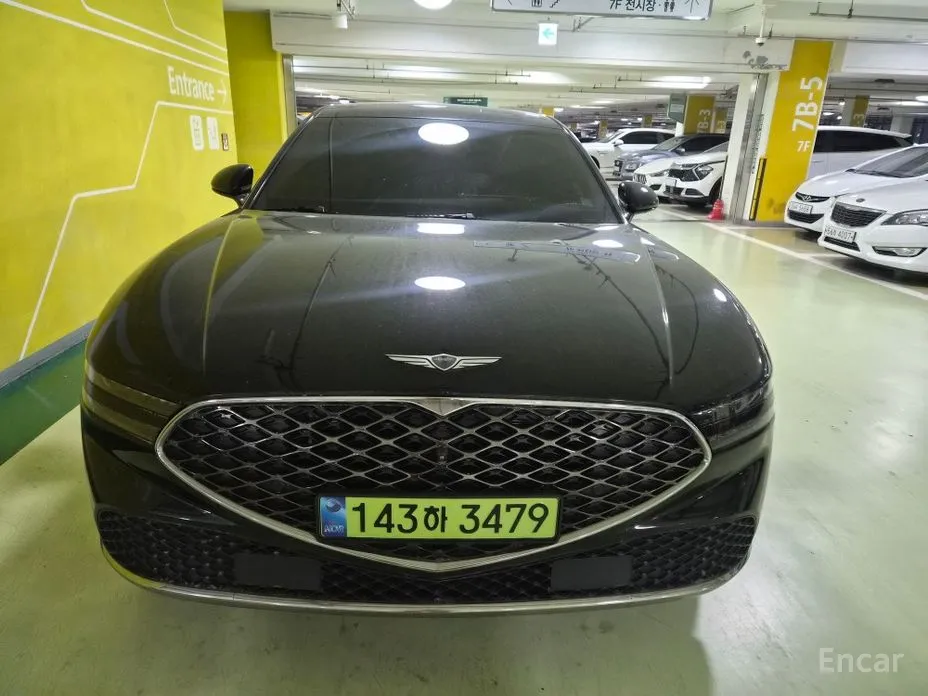 Фото 1 - Genesis G90