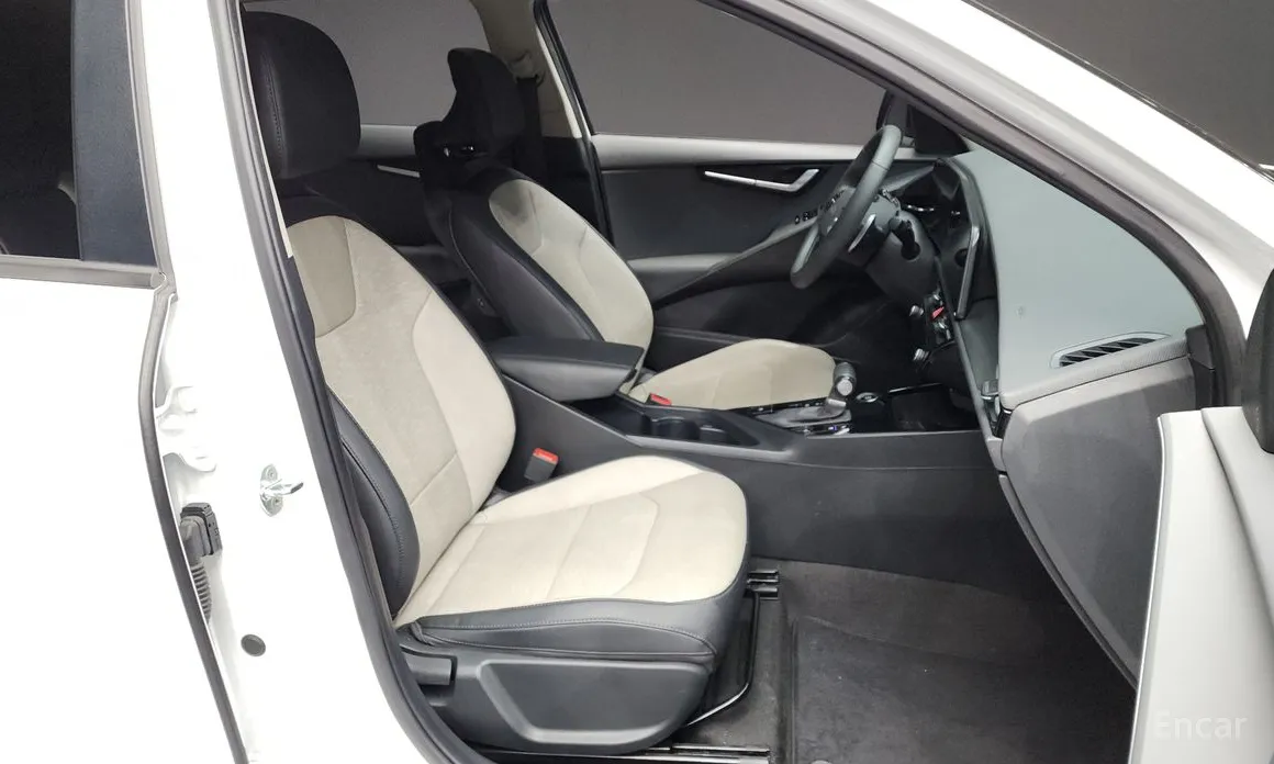 Фото 11 - Kia Niro