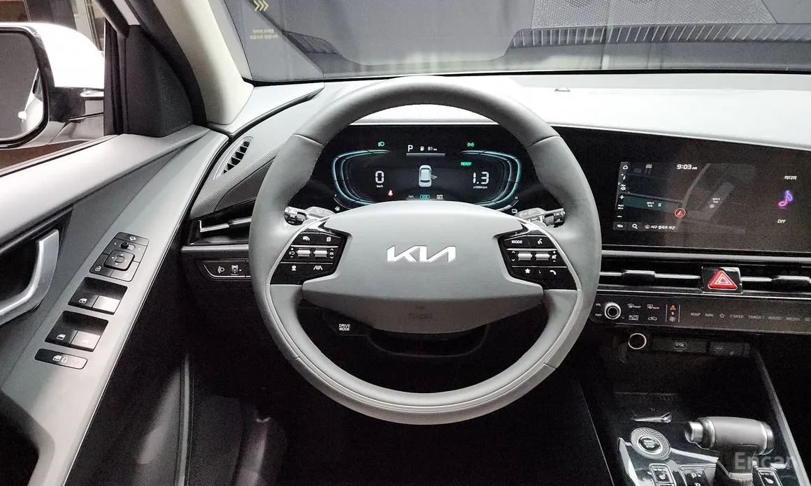 Фото 13 - Kia Niro