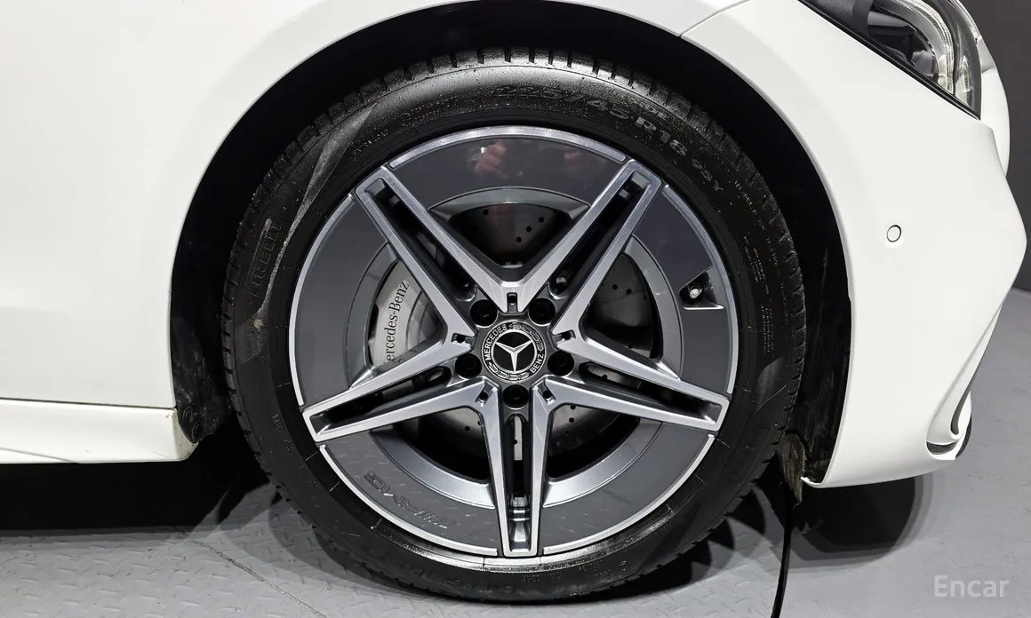 Фото 5 - Mercedes-Benz C-Class