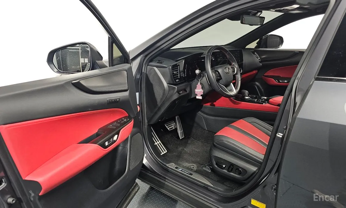 Фото 10 - Lexus NX