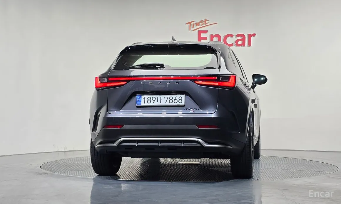 Фото 4 - Lexus NX