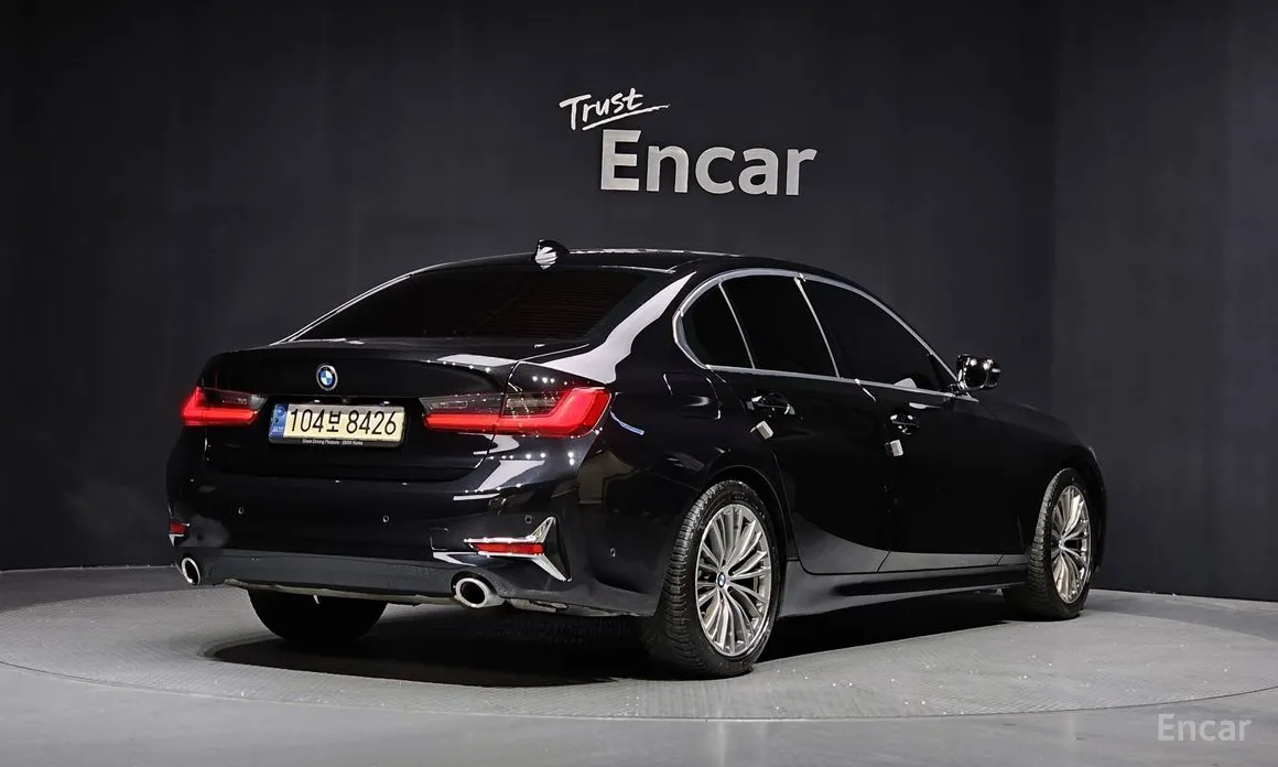 Фото 2 - BMW 3 Series