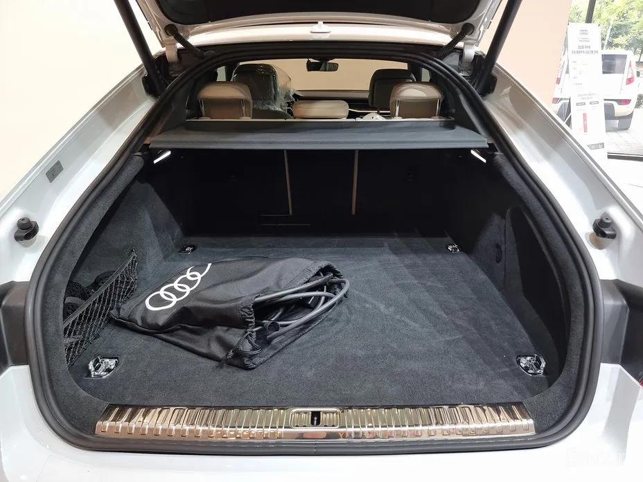 Фото 13 - Audi A7