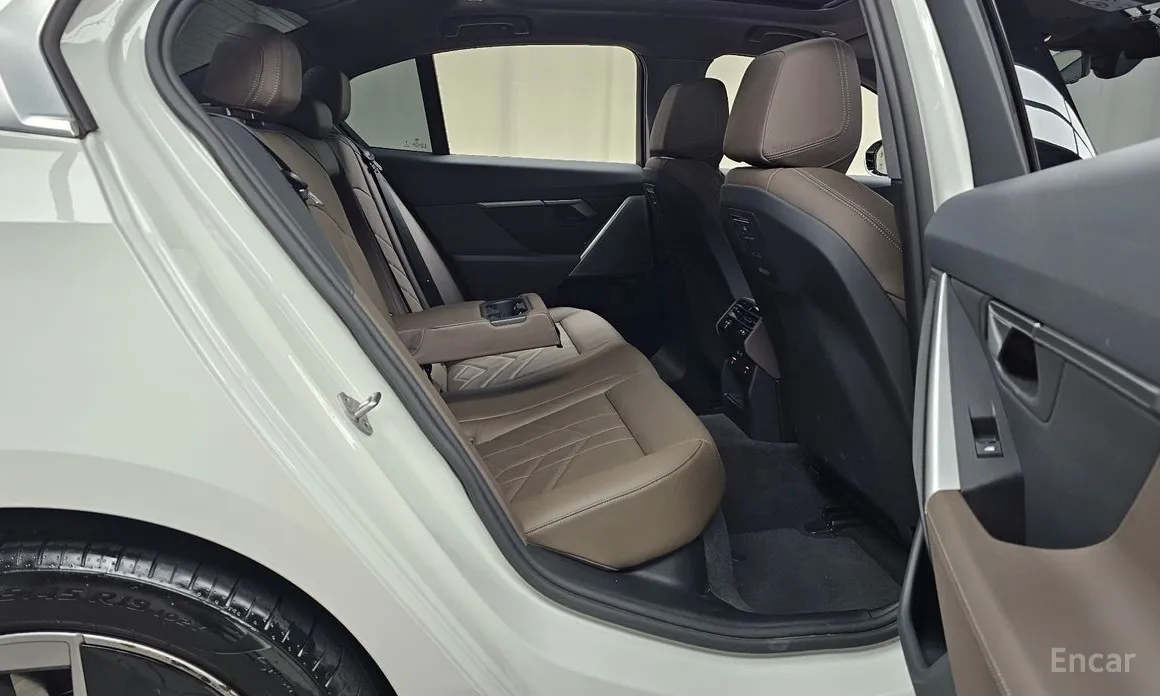 Фото 12 - BMW 5 Series