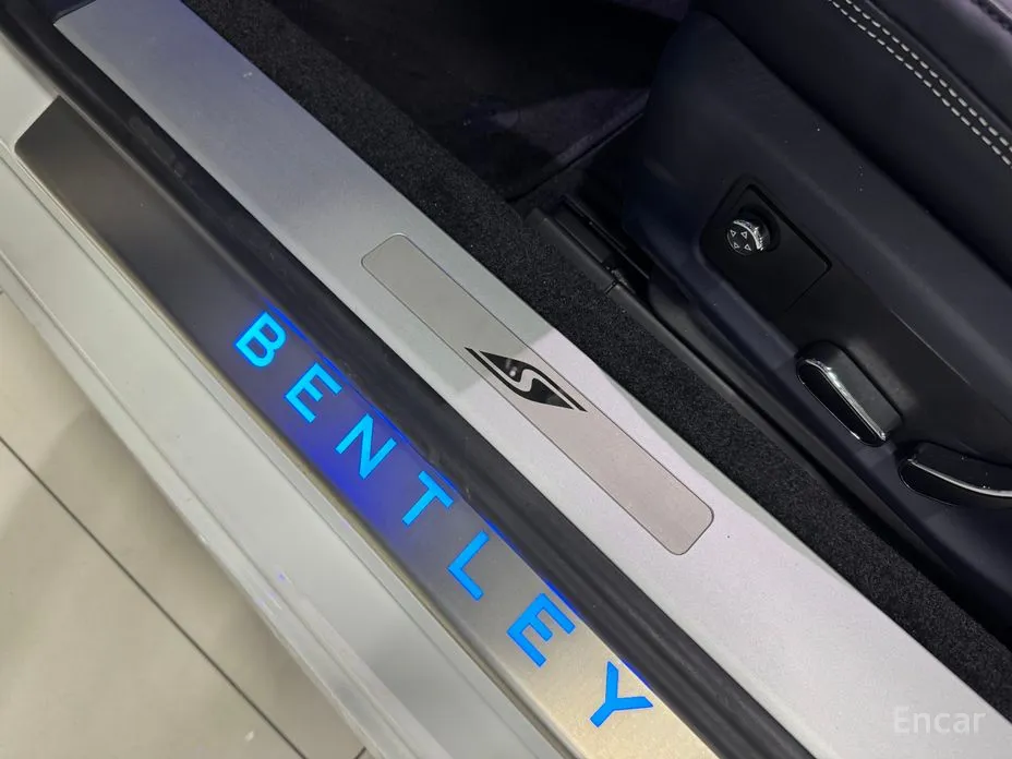 Фото 18 - Bentley Continental GT