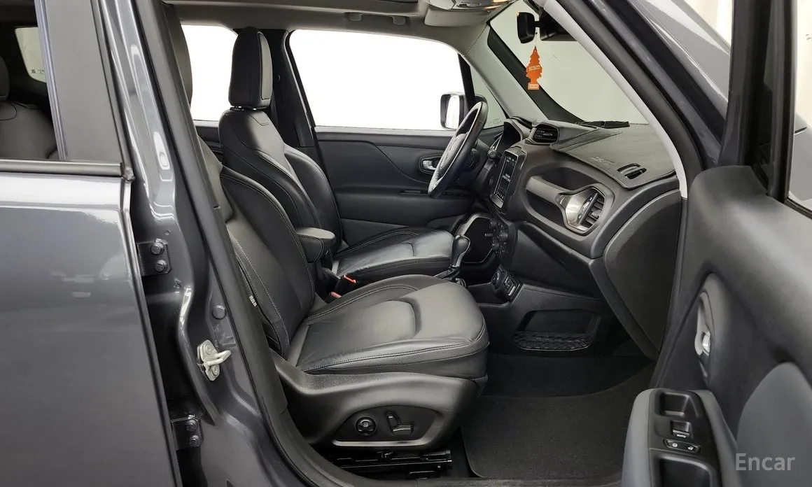 Фото 11 - Jeep Renegade