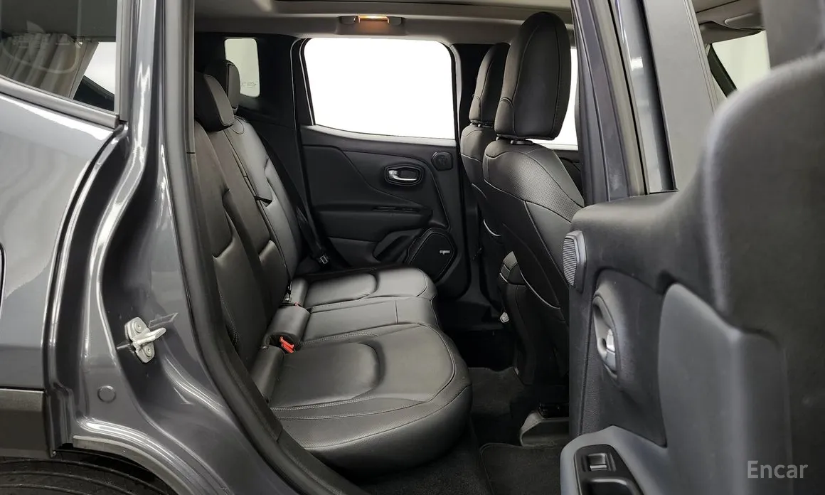 Фото 12 - Jeep Renegade