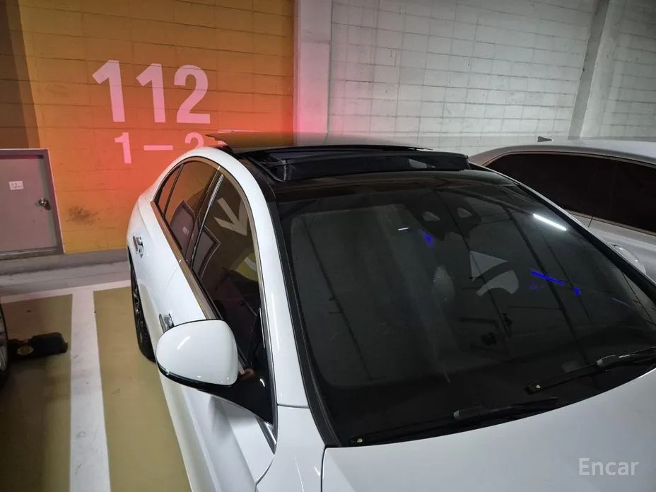 Фото 13 - Mercedes-Benz E-Class