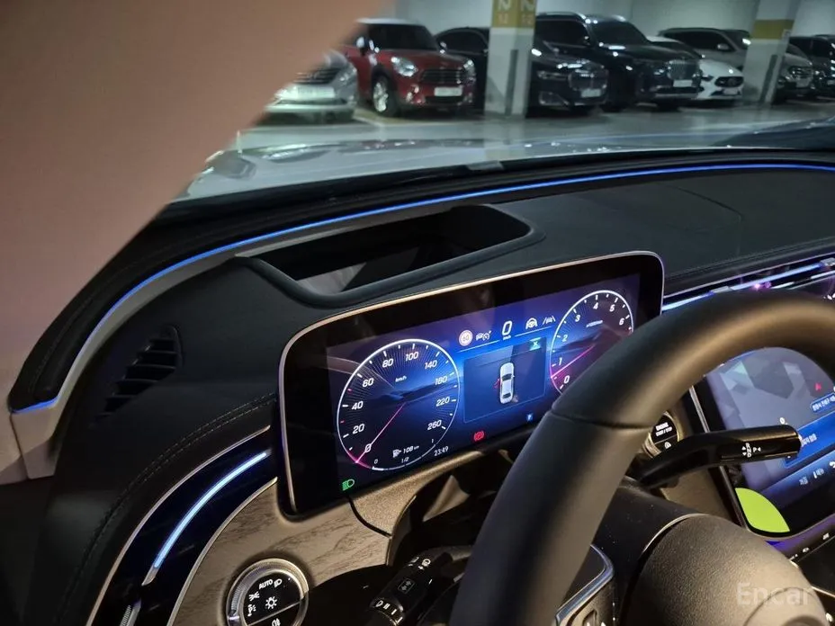 Фото 15 - Mercedes-Benz E-Class