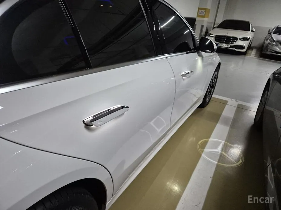 Фото 19 - Mercedes-Benz E-Class