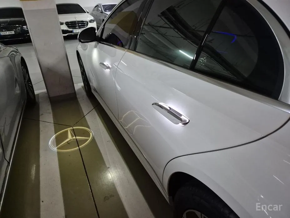 Фото 2 - Mercedes-Benz E-Class