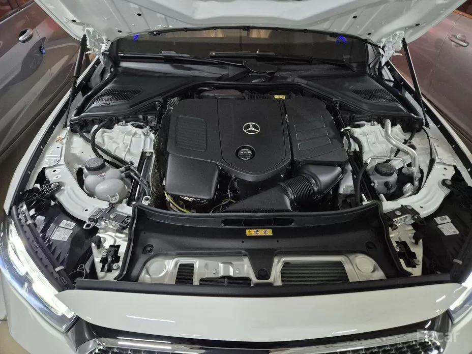 Фото 6 - Mercedes-Benz E-Class