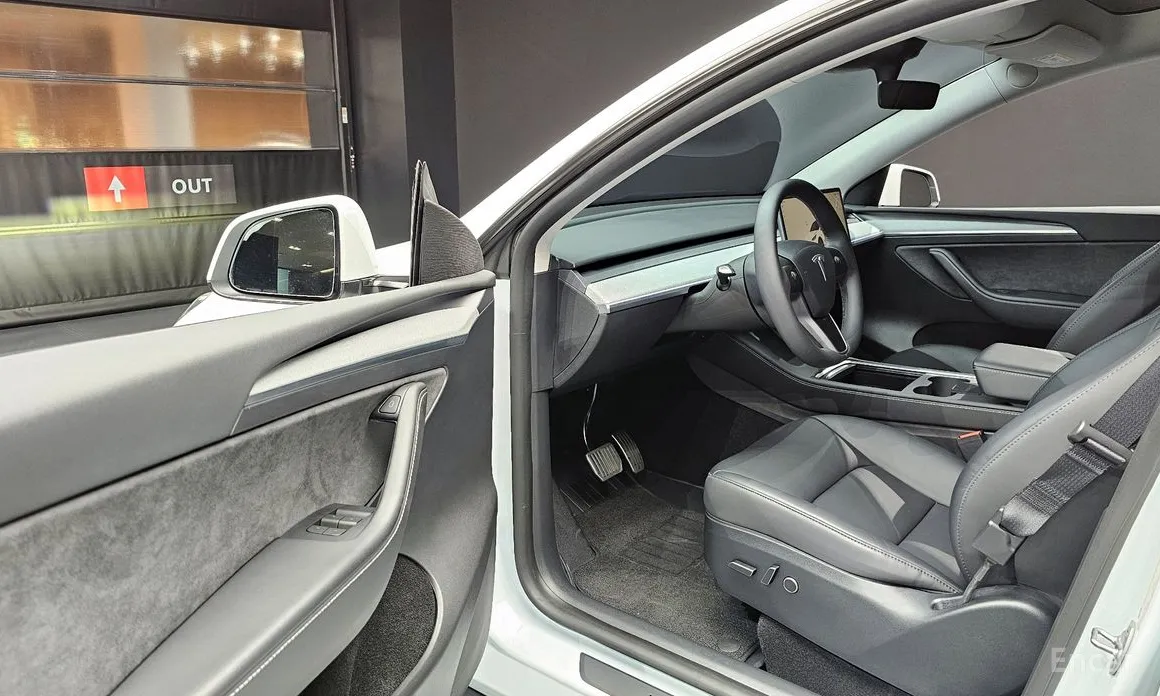 Фото 11 - Tesla Model Y