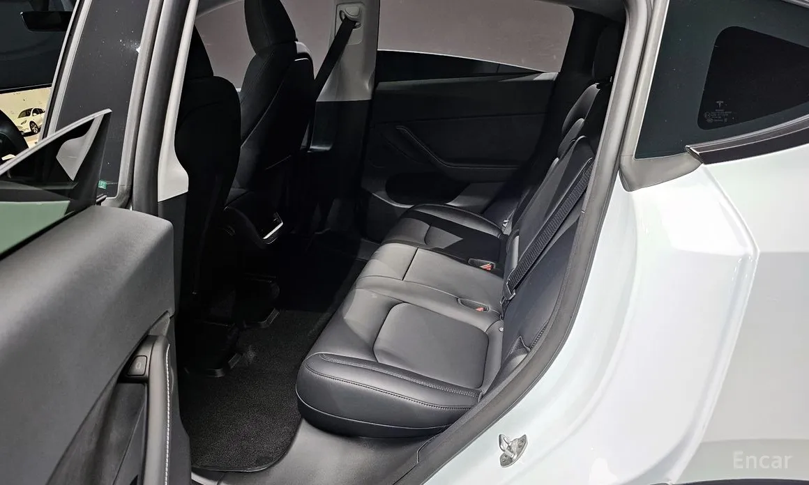 Фото 12 - Tesla Model Y