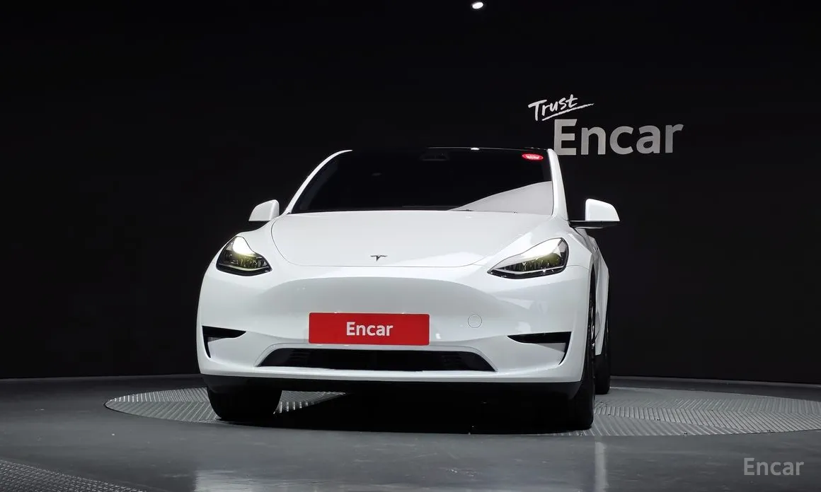 Фото 3 - Tesla Model Y