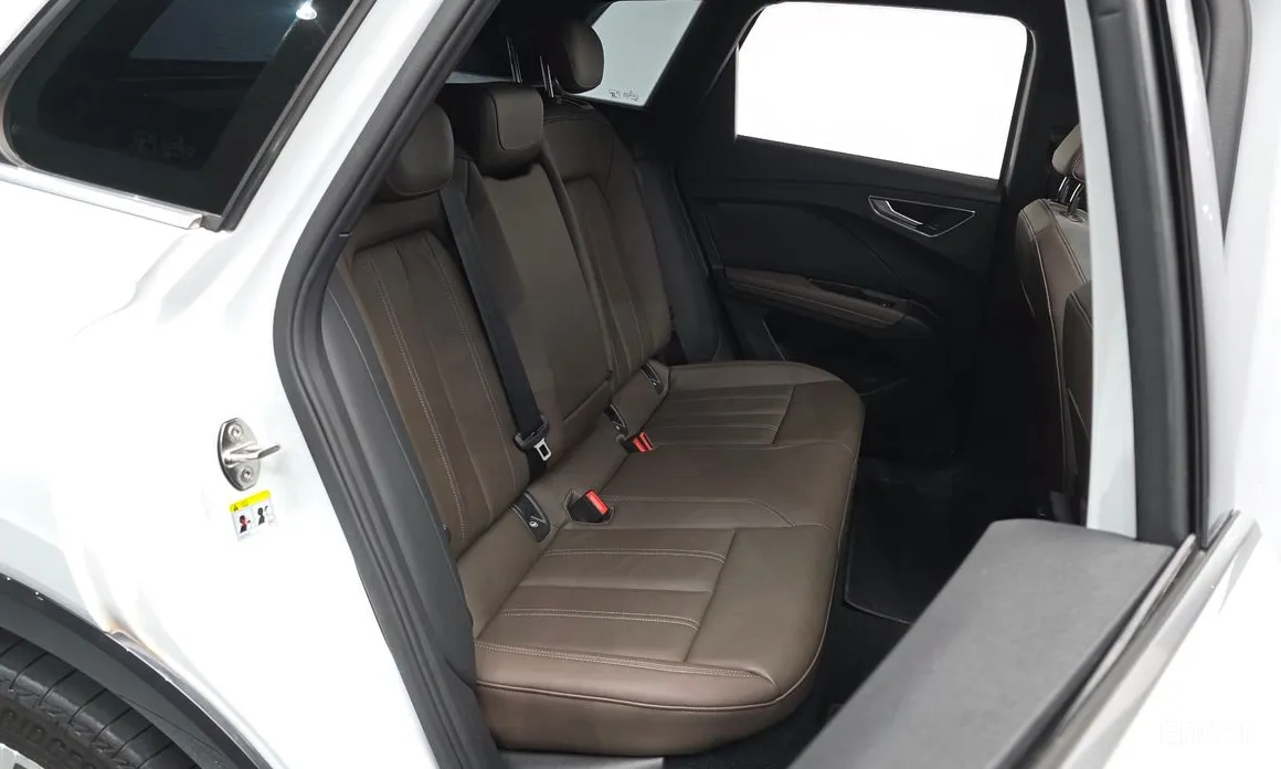 Фото 12 - Audi Q4 e-tron