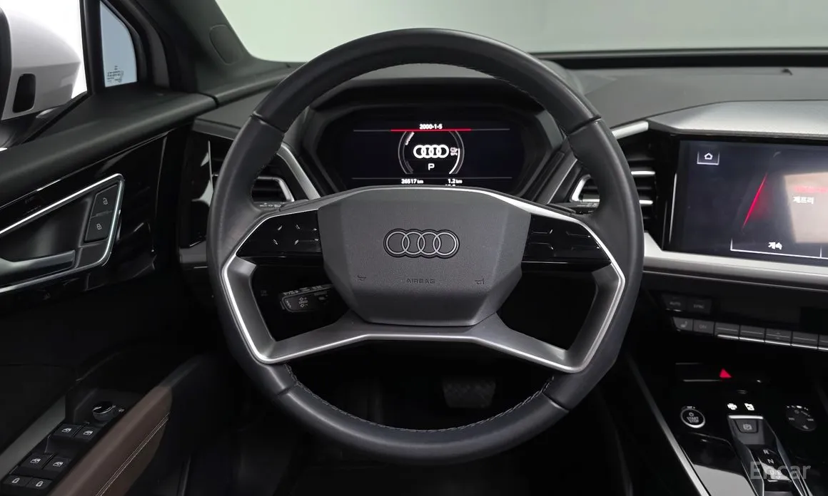 Фото 13 - Audi Q4 e-tron