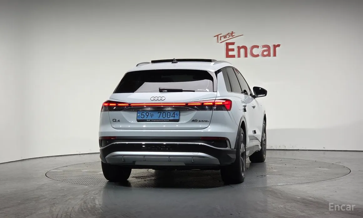 Фото 4 - Audi Q4 e-tron