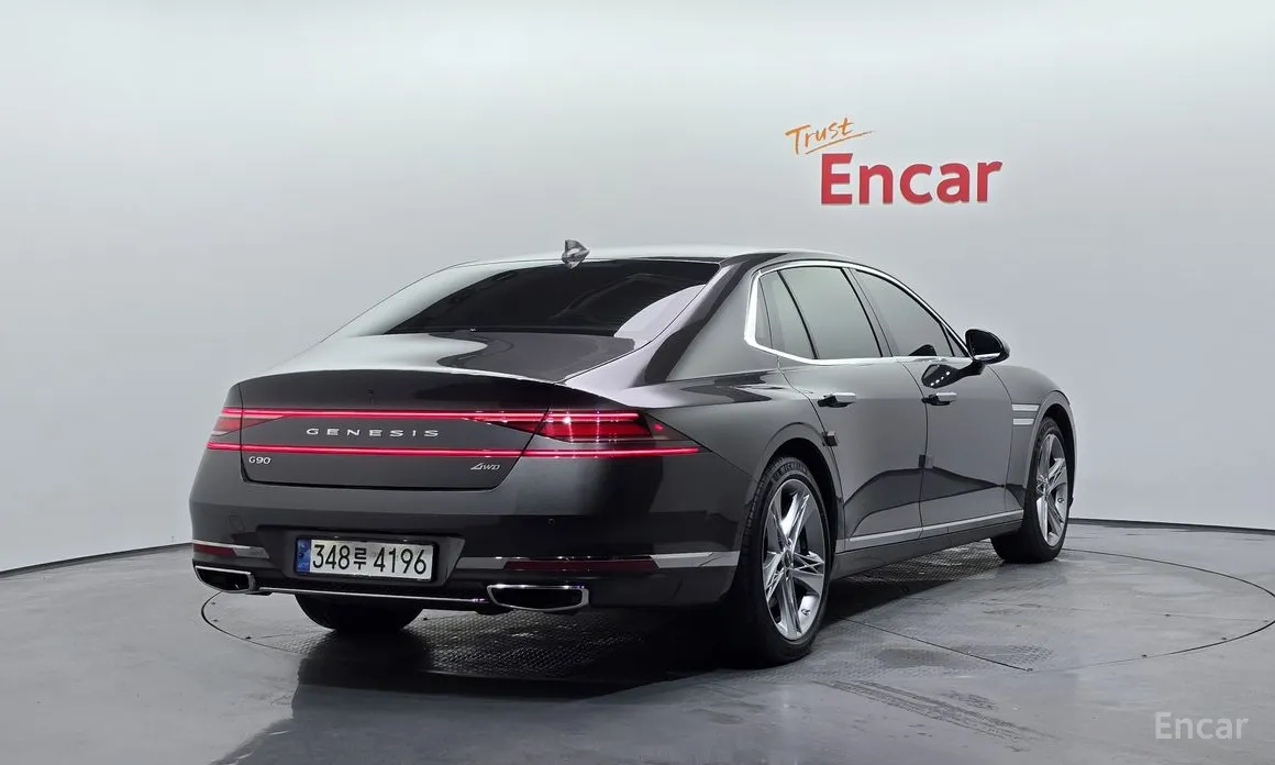 Фото 2 - Genesis G90