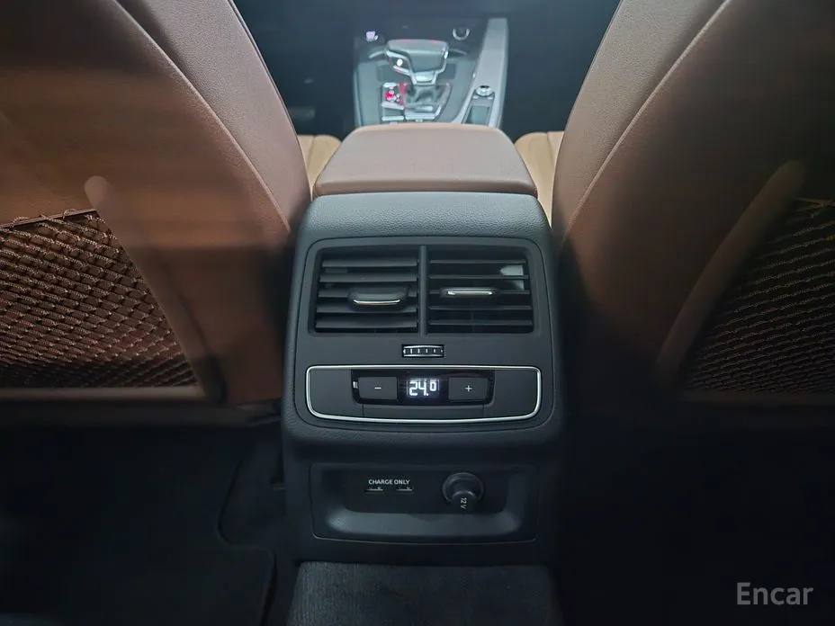 Фото 15 - Audi A4