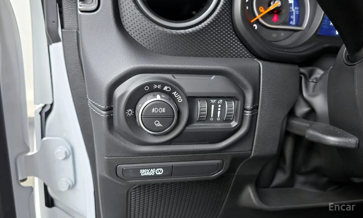 Фото 16 - Jeep Gladiator