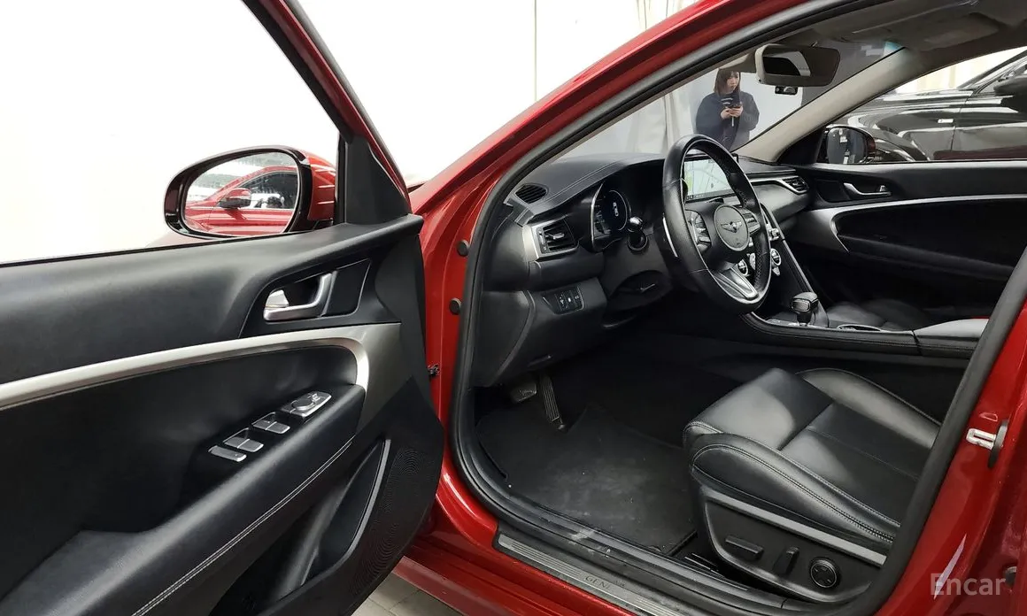 Photo 10 - Genesis G70