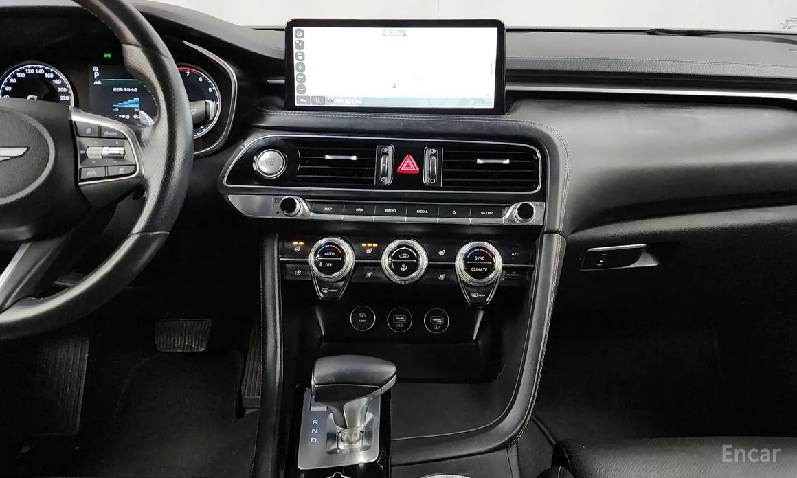 Photo 14 - Genesis G70