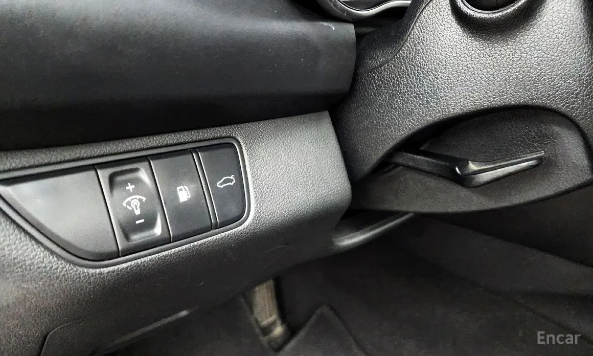 Photo 16 - Genesis G70