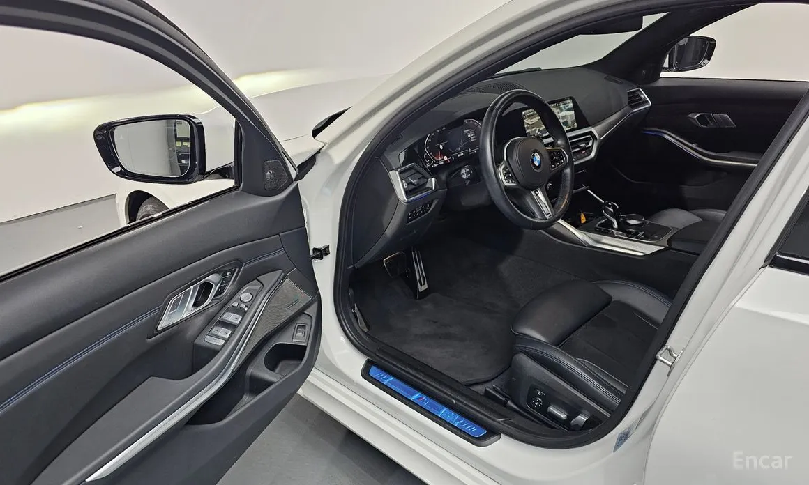 Photo 11 - BMW 3 Series