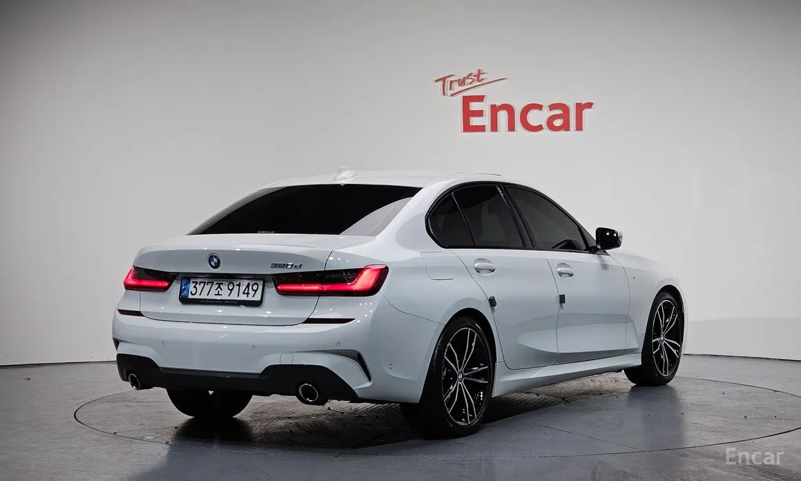 Photo 2 - BMW 3 Series