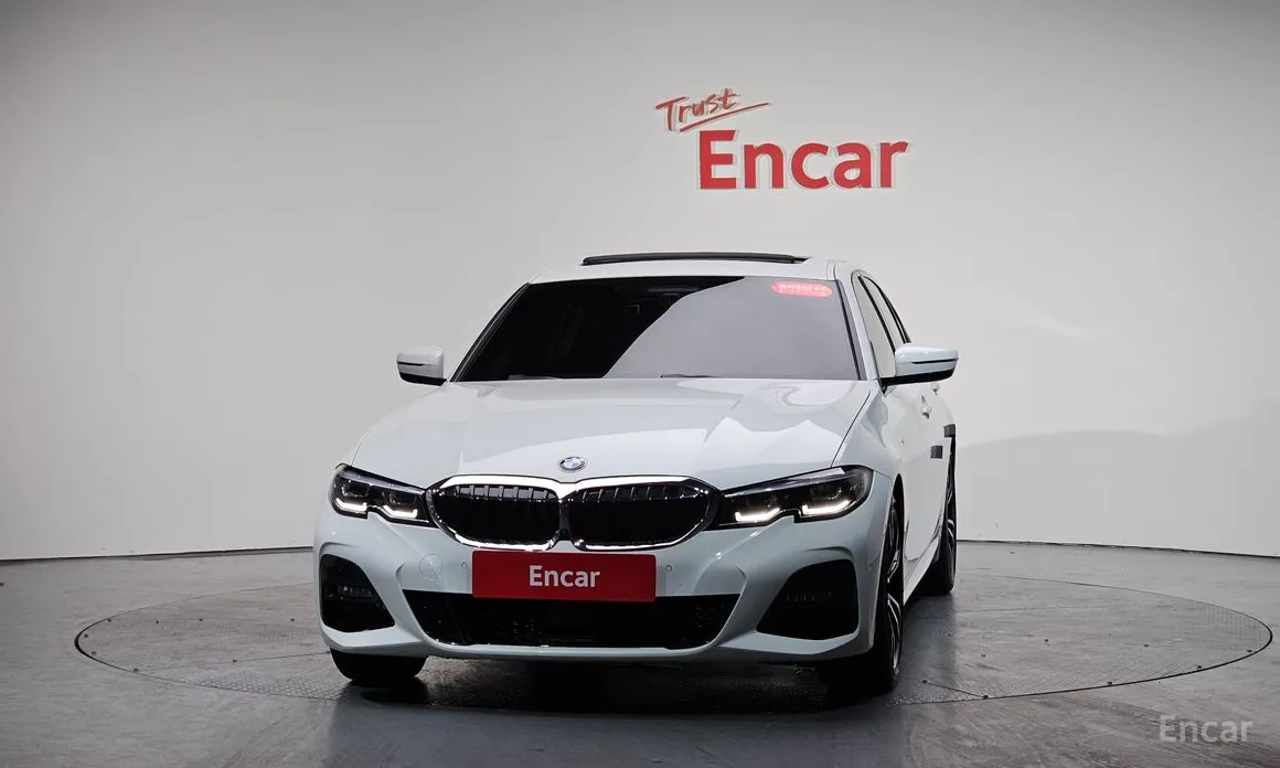 Photo 3 - BMW 3 Series