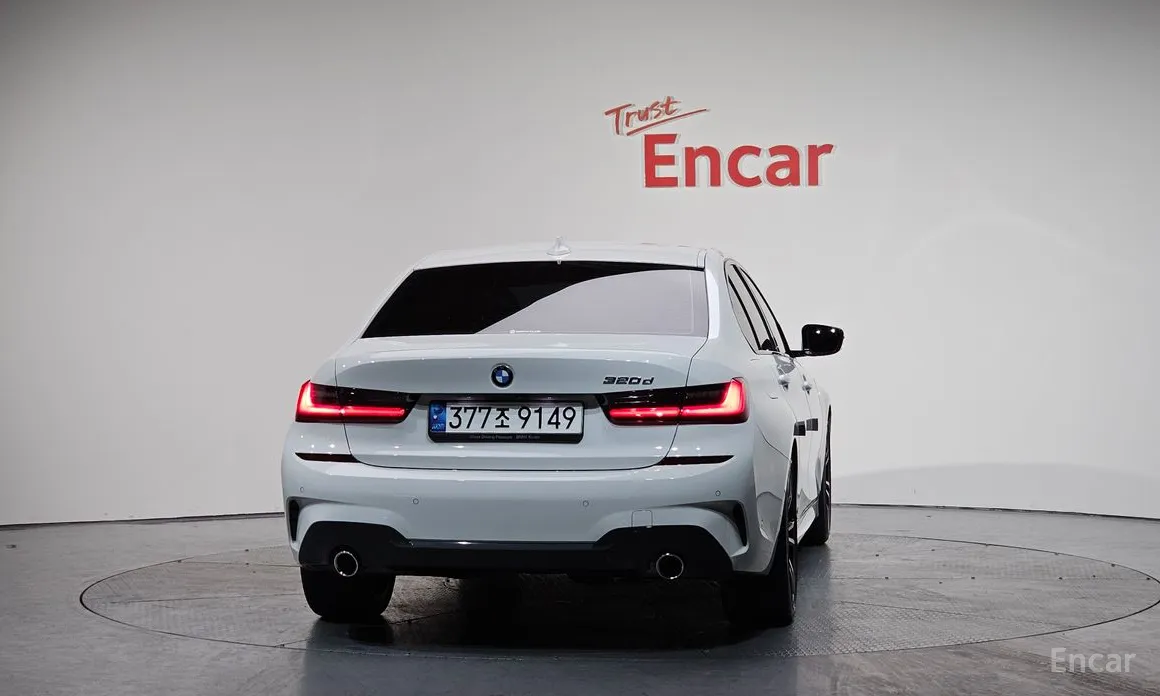 Photo 4 - BMW 3 Series