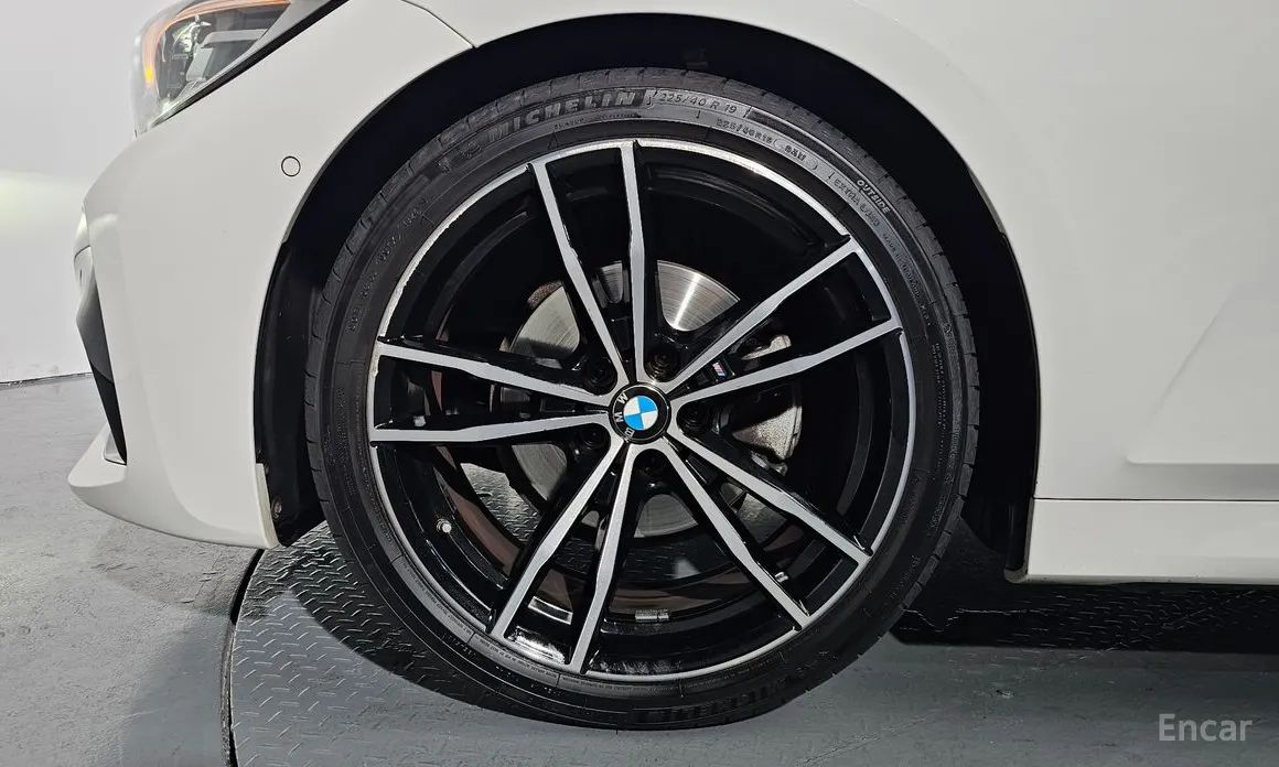 Photo 5 - BMW 3 Series