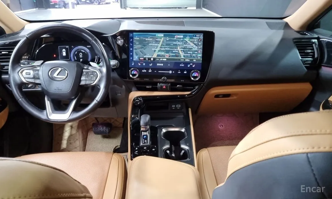 Фото 18 - Lexus NX