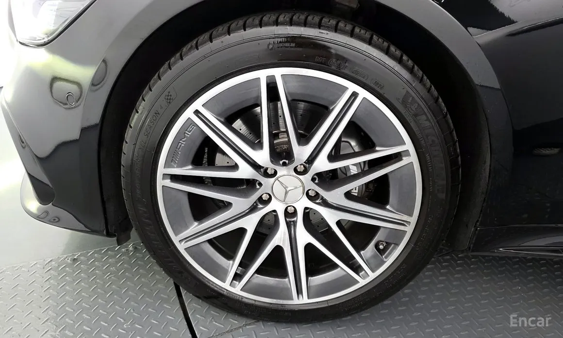 Фото 5 - Mercedes-Benz AMG GT