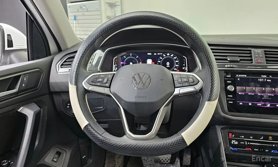 Фото 13 - Volkswagen Tiguan