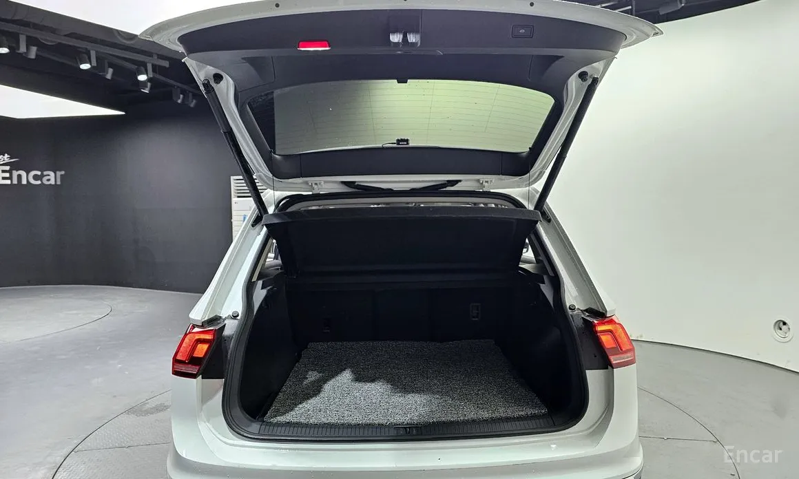 Фото 20 - Volkswagen Tiguan