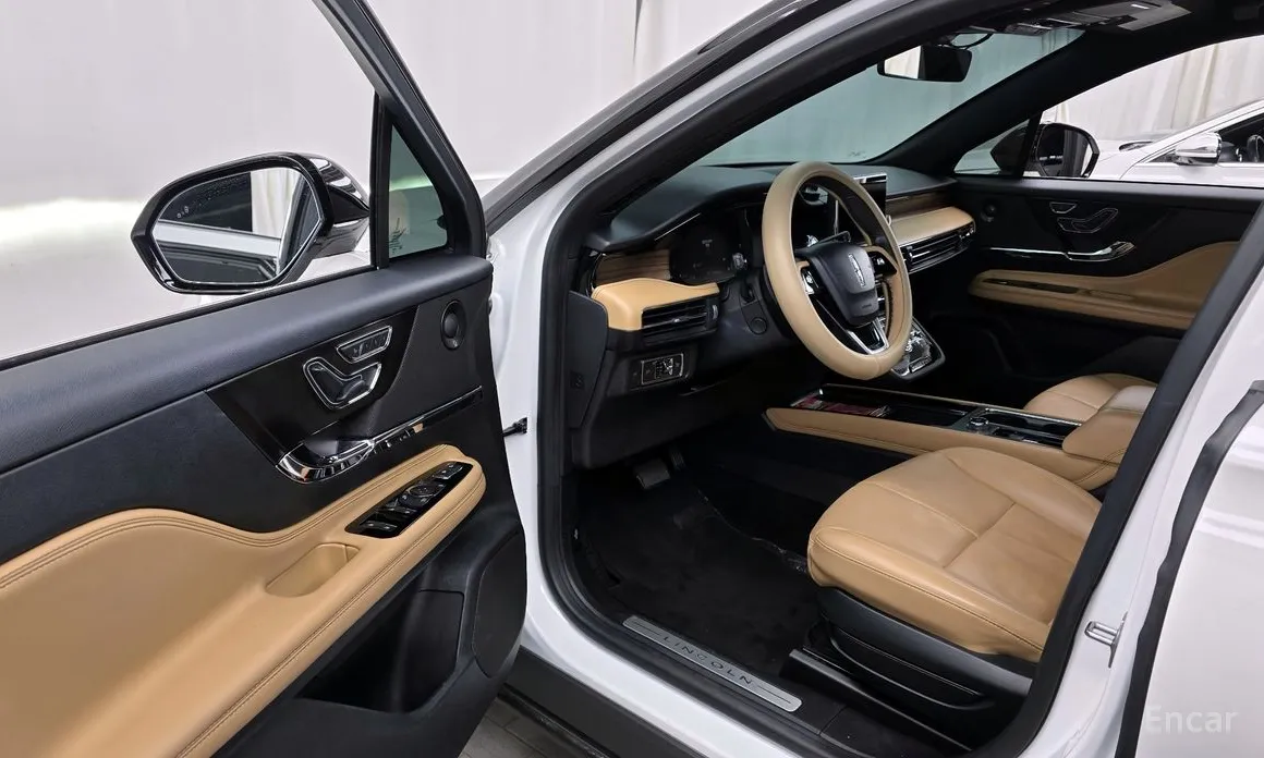 Фото 10 - Lincoln Corsair