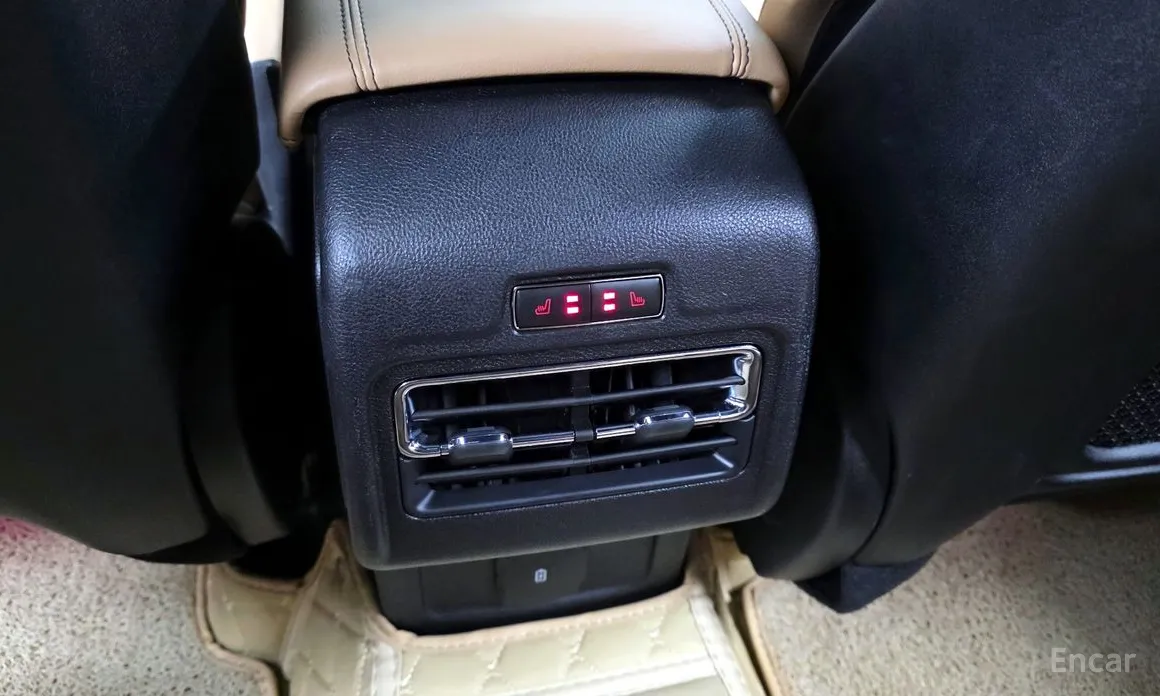 Фото 18 - Lincoln Corsair