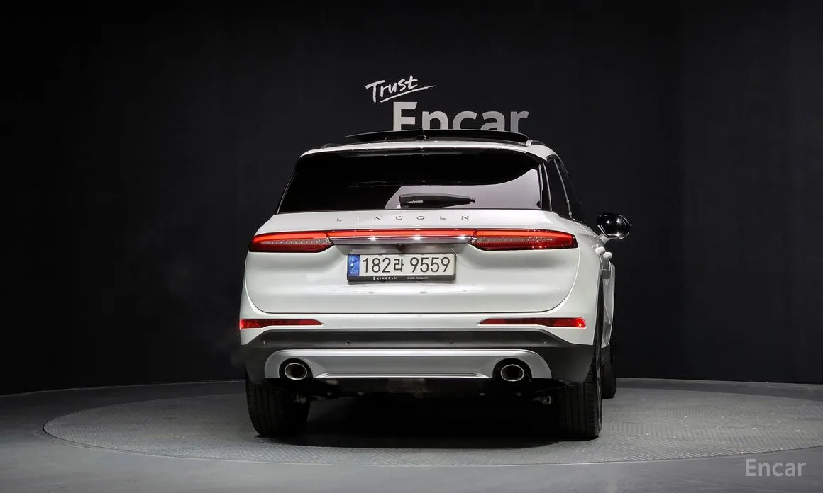 Фото 4 - Lincoln Corsair