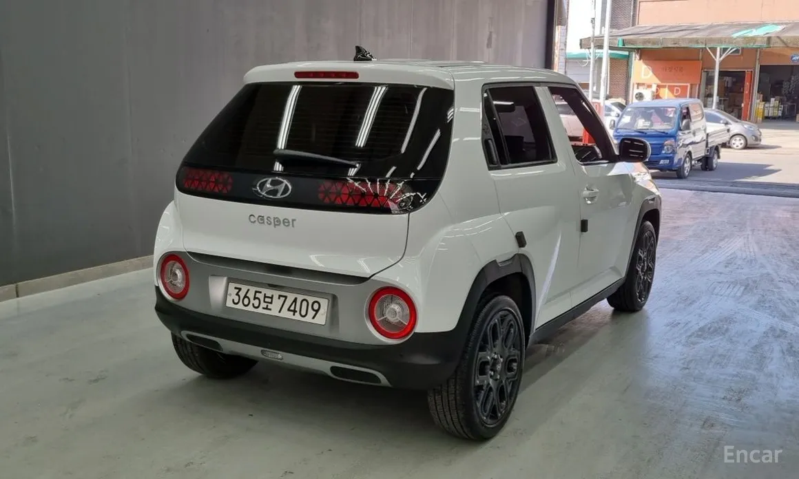 Photo 2 - Hyundai Casper